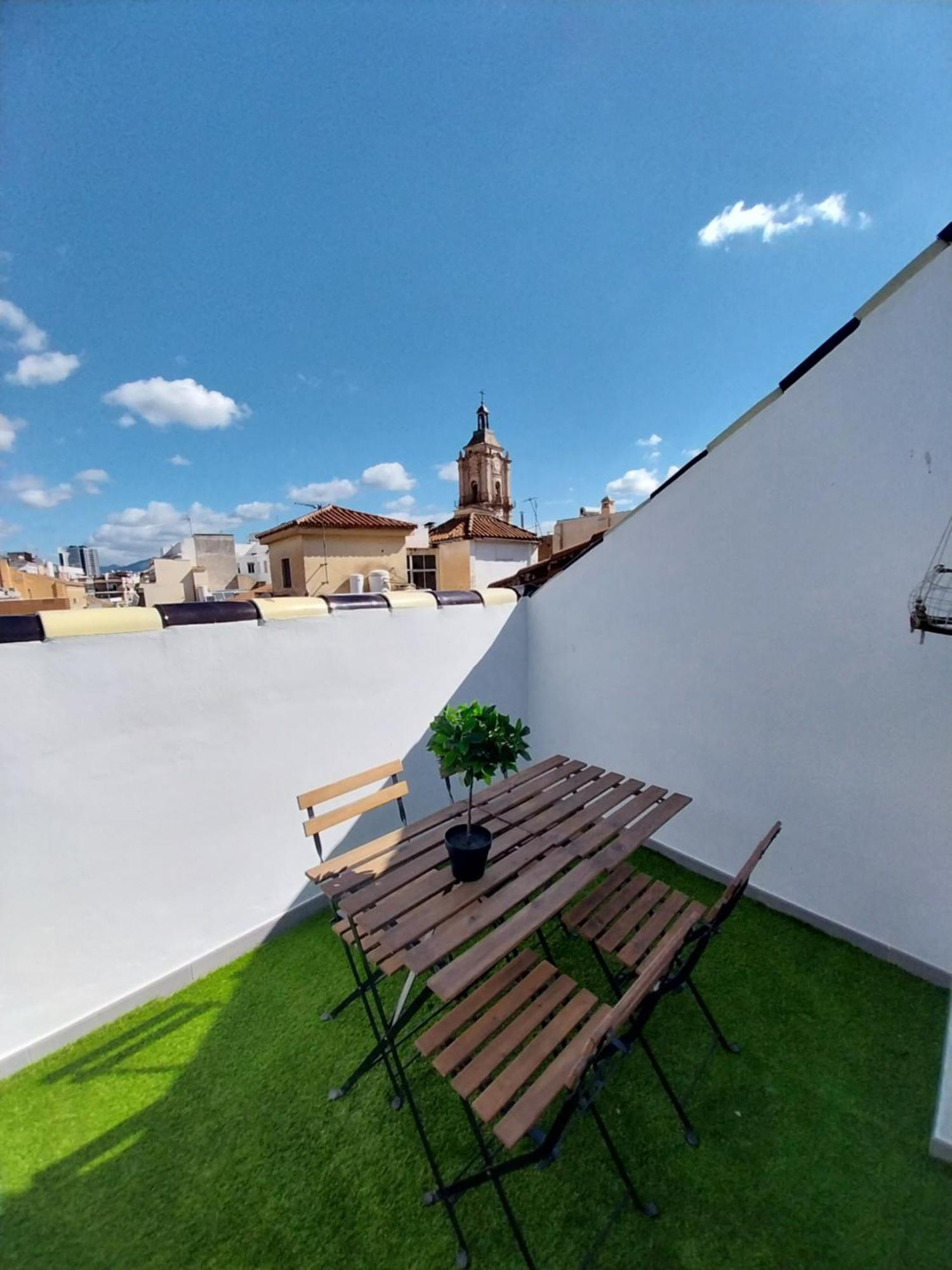 Apartamentos El Marques Malaga Room photo