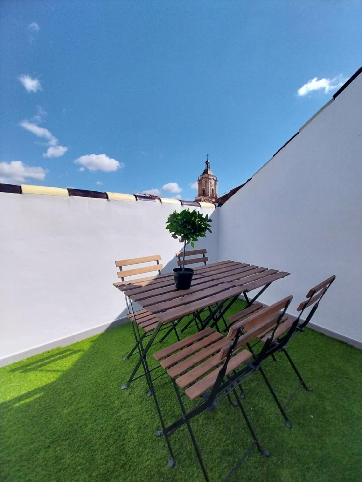 Apartamentos El Marques Malaga Room photo